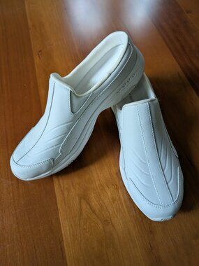Easy Spirit Women's Traveltime Leather Casual Slip-on Mules White Medium Size 9